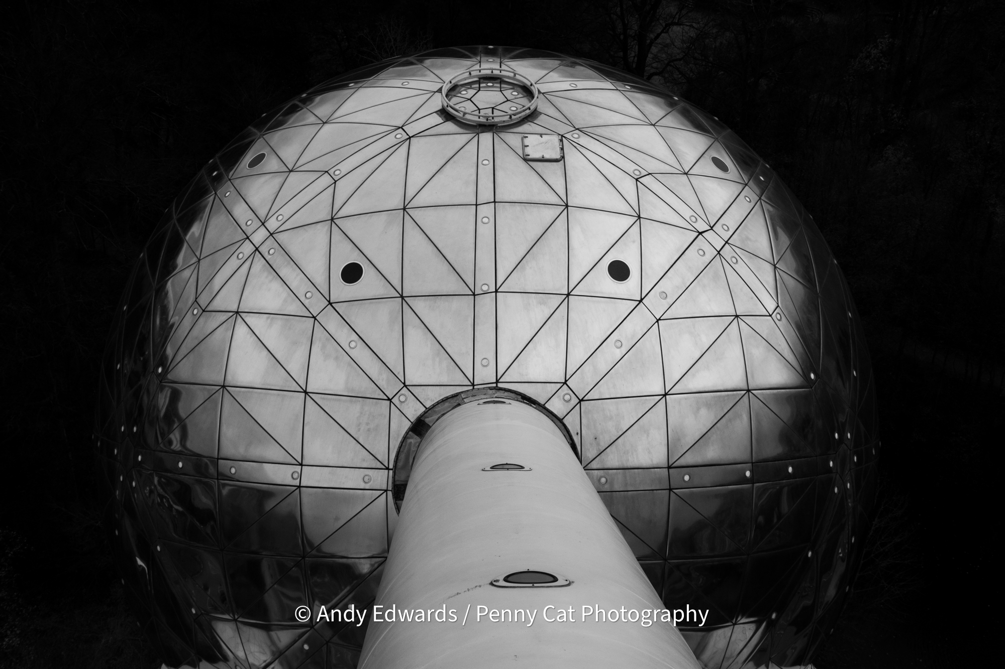 Atomium - Penny Cat Photography
